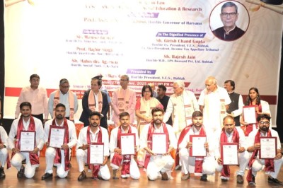 attended the Annual Day and Convocation Ceremony of the Vaish Education Society, Rohtak